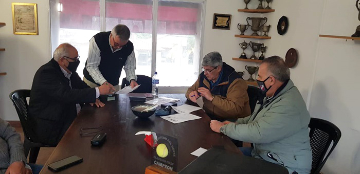 Contrato parquet para Voley y Basquet